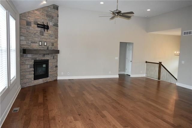 1652 Shadow Drive, Leavenworth, KS 66048