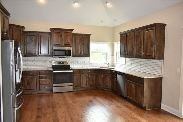 1652 Shadow Drive, Leavenworth, KS 66048