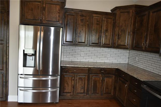 1652 Shadow Drive, Leavenworth, KS 66048