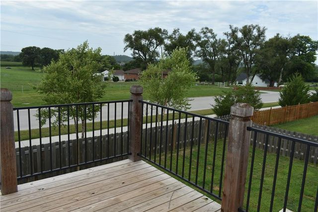1652 Shadow Drive, Leavenworth, KS 66048