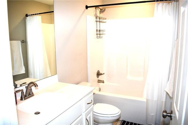 1652 Shadow Drive, Leavenworth, KS 66048