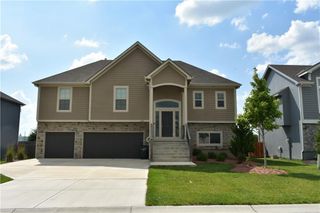 1652 Shadow Drive, Leavenworth, KS 66048
