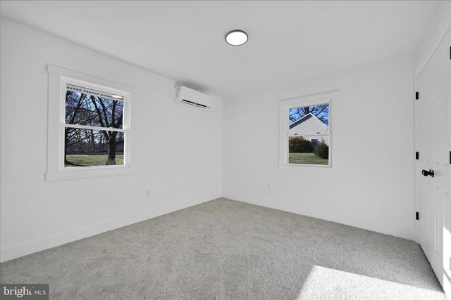 4 TRUCE RD, New Providence, PA 17560