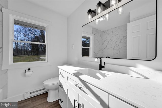 4 TRUCE RD, New Providence, PA 17560