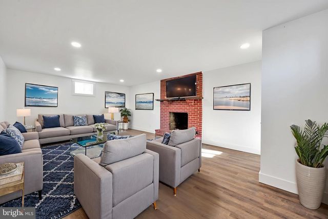 4 TRUCE RD, New Providence, PA 17560