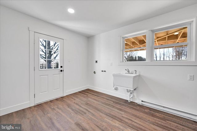 4 TRUCE RD, New Providence, PA 17560