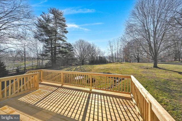 4 TRUCE RD, New Providence, PA 17560