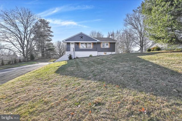 4 TRUCE RD, New Providence, PA 17560