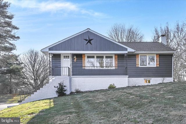 4 TRUCE RD, New Providence, PA 17560