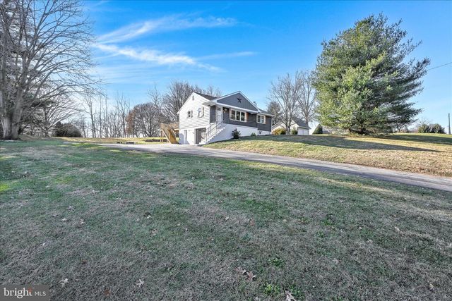 4 TRUCE RD, New Providence, PA 17560