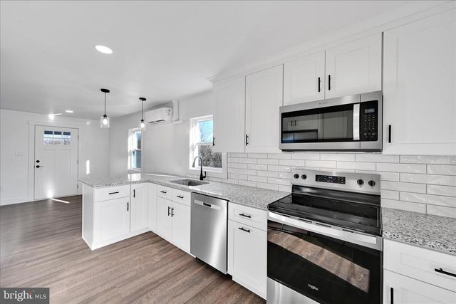 4 TRUCE RD, New Providence, PA 17560