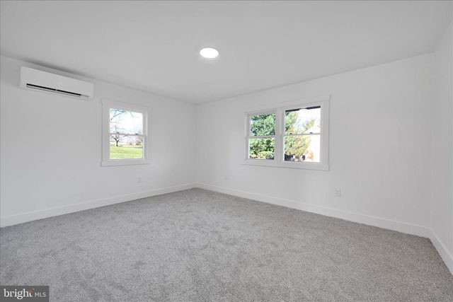 4 TRUCE RD, New Providence, PA 17560