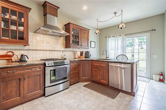 1885 Hemming Way, South Whitehall Twp, PA 18069