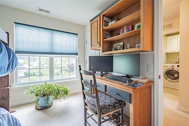 1885 Hemming Way, South Whitehall Twp, PA 18069
