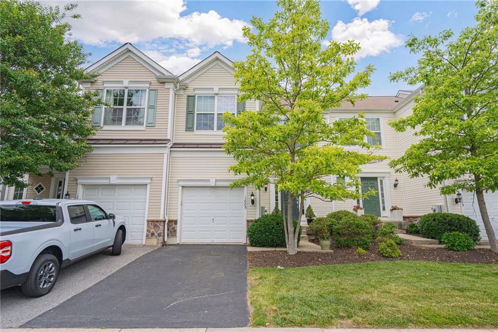 1885 Hemming Way, South Whitehall Twp, PA 18069