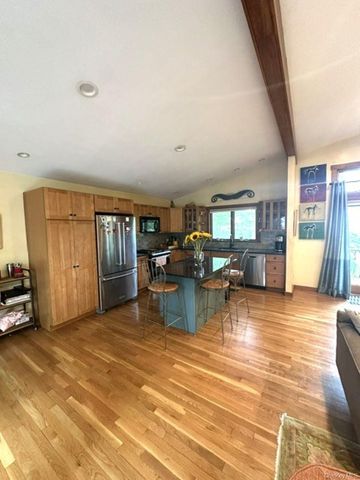 44 Lynn Avenue, Hampton Bays, NY 11946
