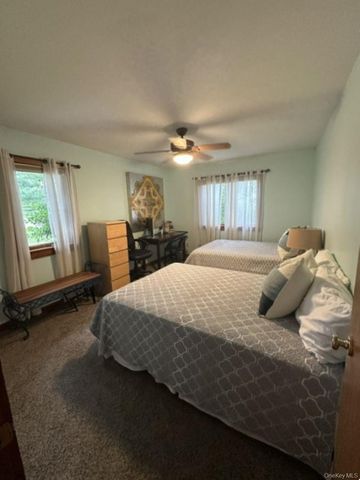 44 Lynn Avenue, Hampton Bays, NY 11946