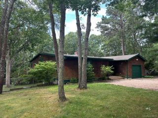 44 Lynn Avenue, Hampton Bays, NY 11946