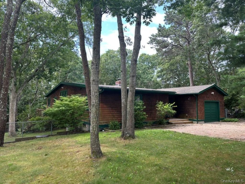 44 Lynn Avenue, Hampton Bays, NY 11946