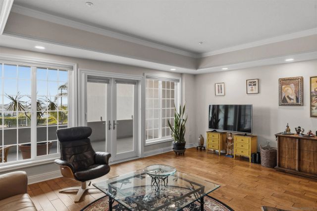 1128 Las Flores, Carlsbad, CA 92008