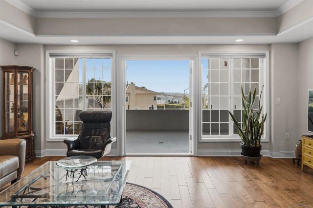 1128 Las Flores, Carlsbad, CA 92008