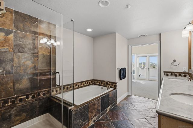 1128 Las Flores, Carlsbad, CA 92008