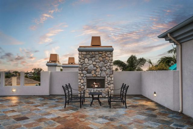 1128 Las Flores, Carlsbad, CA 92008