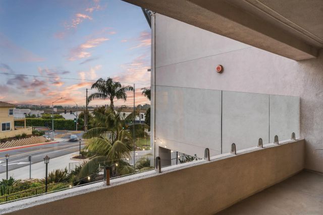1128 Las Flores, Carlsbad, CA 92008