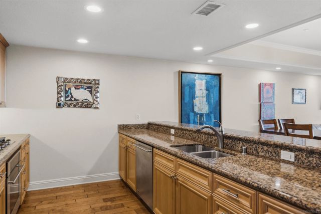 1128 Las Flores, Carlsbad, CA 92008