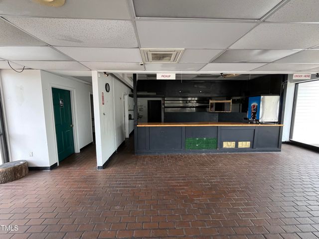 1202 E Andrews Avenue, Henderson, NC 27536