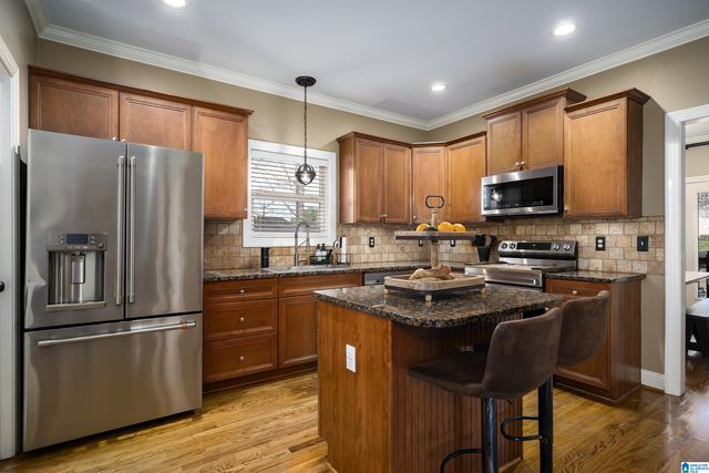 562 WOODBRIDGE TRACE, Chelsea, AL 35043