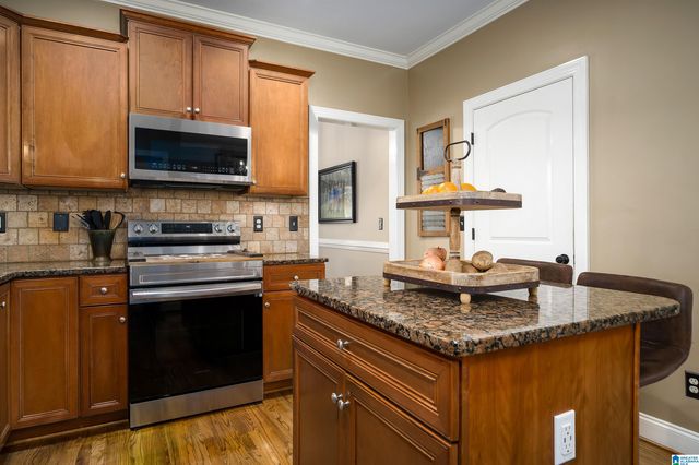 562 WOODBRIDGE TRACE, Chelsea, AL 35043