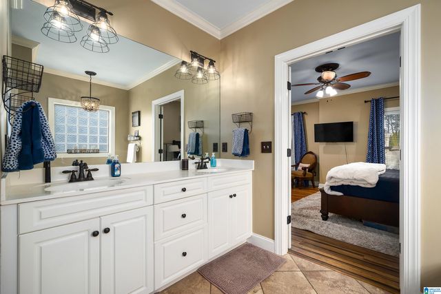 562 WOODBRIDGE TRACE, Chelsea, AL 35043