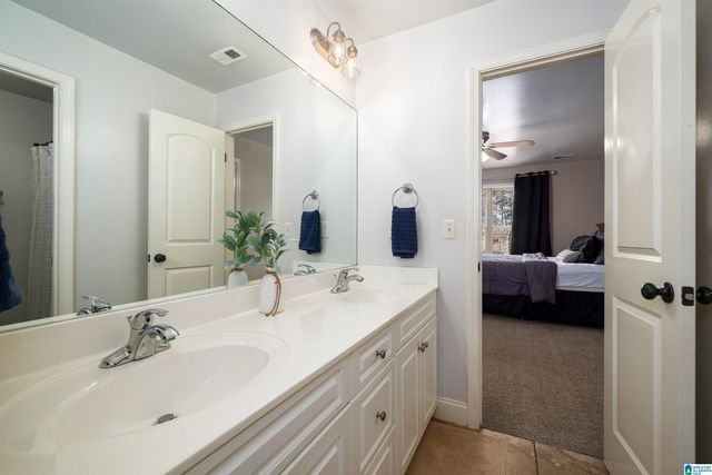 562 WOODBRIDGE TRACE, Chelsea, AL 35043