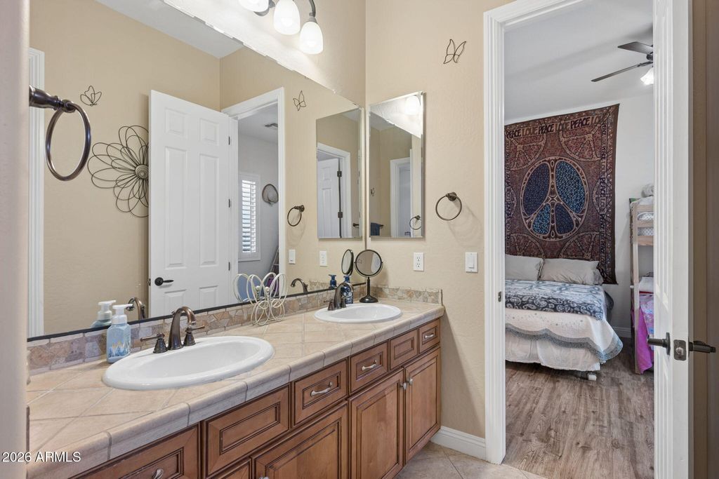 Image 28 of property listing at 5508 W PARSONS Road, Phoenix, AZ 85083