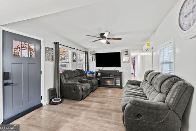 5432 Crystal Lake Drive, Gainesville, GA 30506