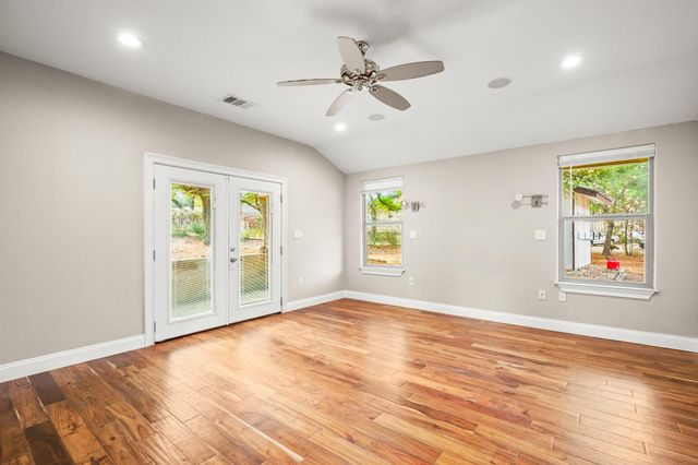 10204 Oak Grove CIR, Austin, TX 78736