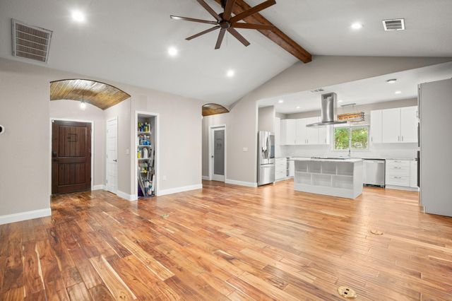 10204 Oak Grove CIR, Austin, TX 78736