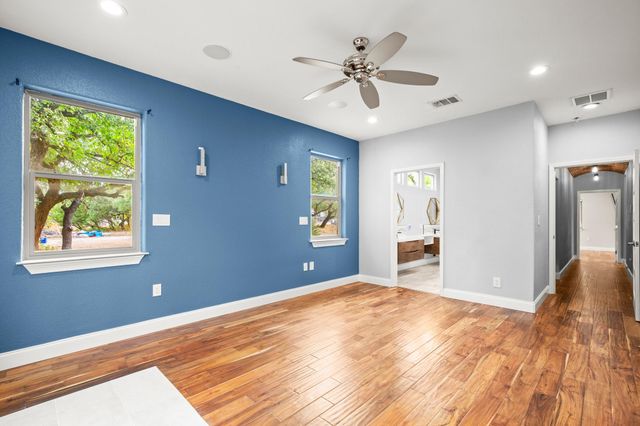 10204 Oak Grove CIR, Austin, TX 78736