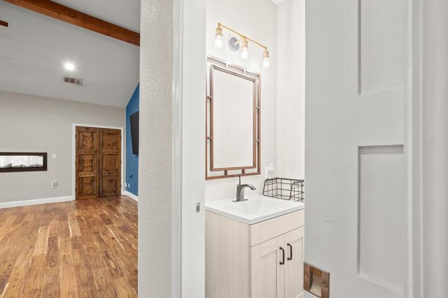 10204 Oak Grove CIR, Austin, TX 78736