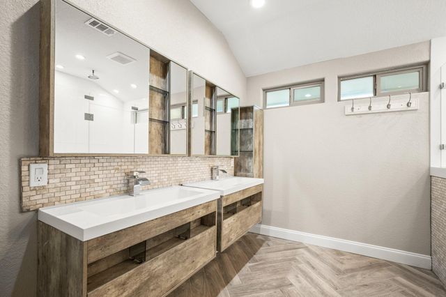 10204 Oak Grove CIR, Austin, TX 78736