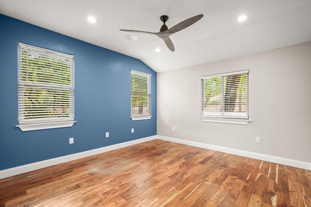 10204 Oak Grove CIR, Austin, TX 78736