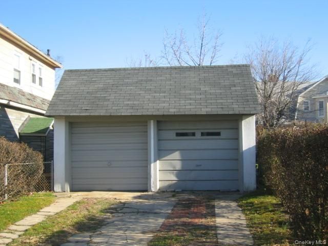 274 Lawrence Avenue, Lawrence, NY 11559