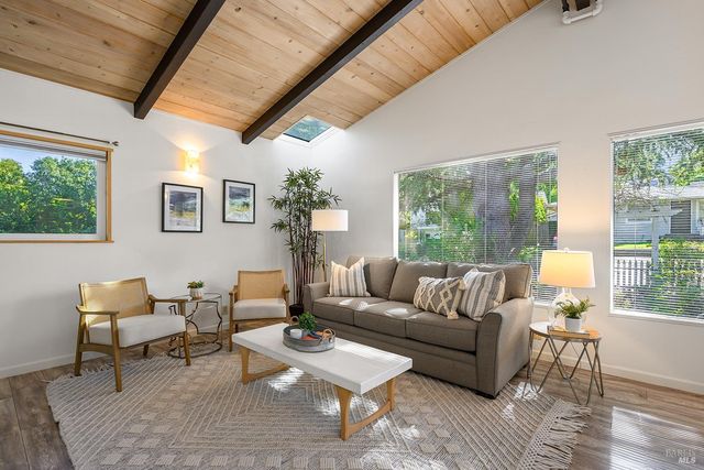 285 Neva St, Sebastopol, CA 95472