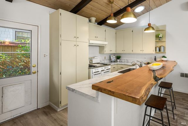 285 Neva St, Sebastopol, CA 95472