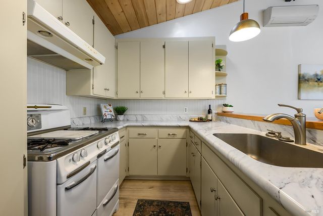 285 Neva St, Sebastopol, CA 95472