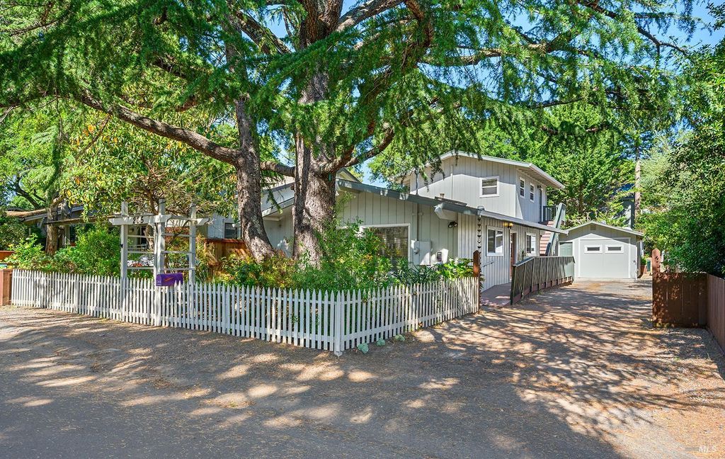 285 Neva St, Sebastopol, CA 95472