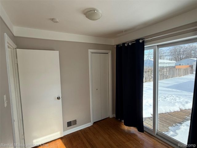 12050 Cavell, Livonia, MI 48150