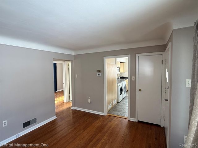 12050 Cavell, Livonia, MI 48150