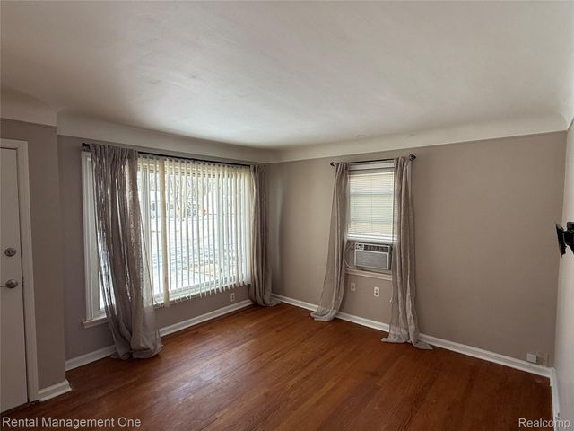 12050 Cavell, Livonia, MI 48150